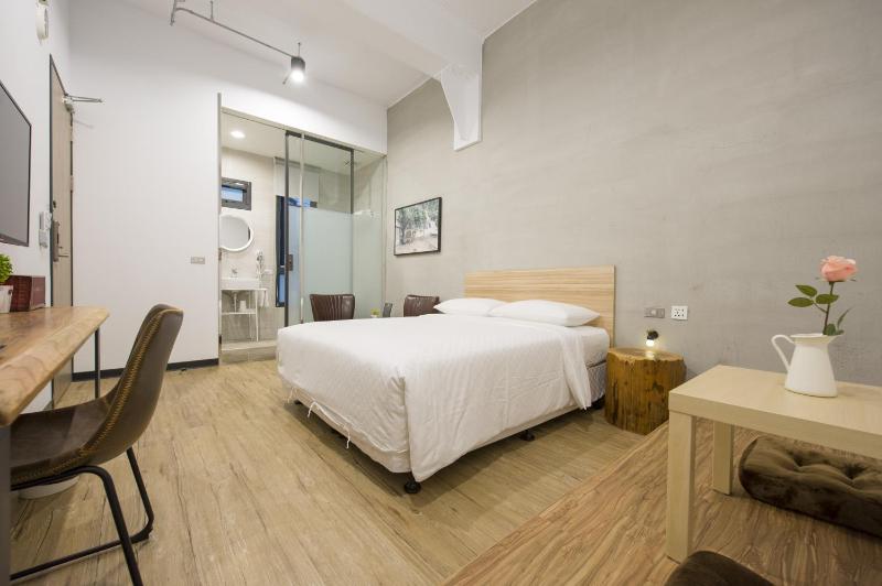 OX Suites - image 12
