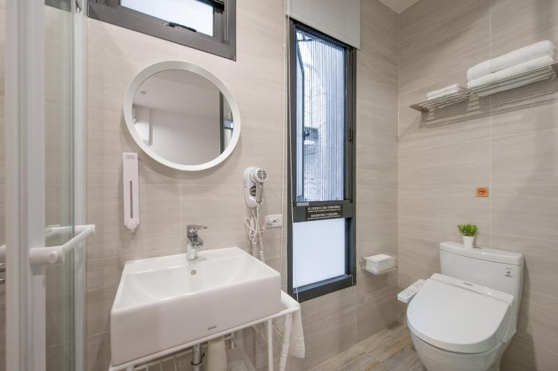OX Suites - image 14