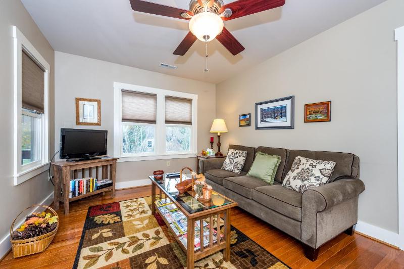 Two-Bedroom House image 3