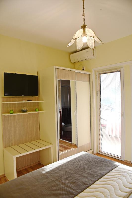 Apartments & Rooms Jelka - image 12