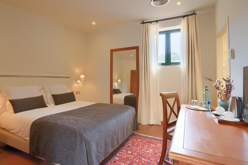 Small Double Room image 2