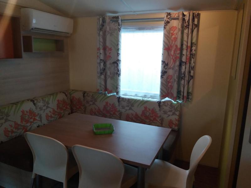 Three-Bedroom Mobile Home (6 Adults) image 2