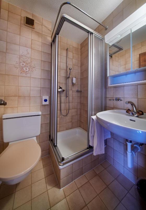Small Single Room image 4