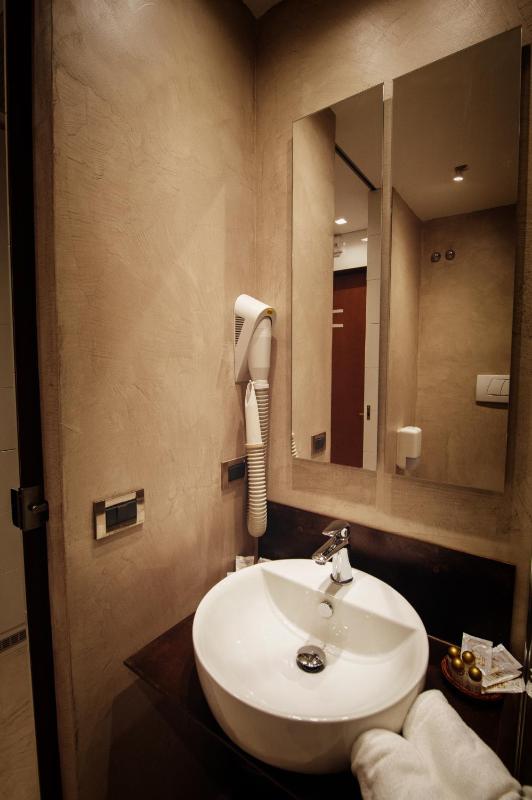 Superior Double or Twin Room with Extra Bed image 3