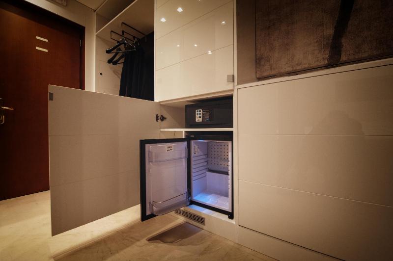 Superior Double or Twin Room with Extra Bed image 4
