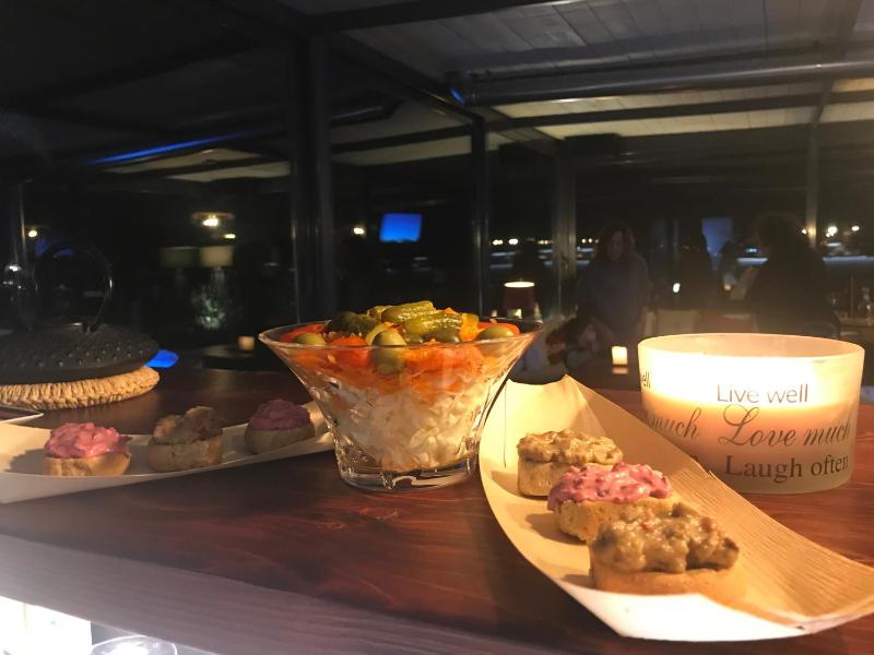 Deluxe Villa image 3