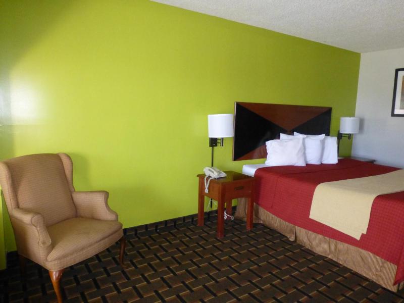 Queen Suite with Sofa Bed image 3