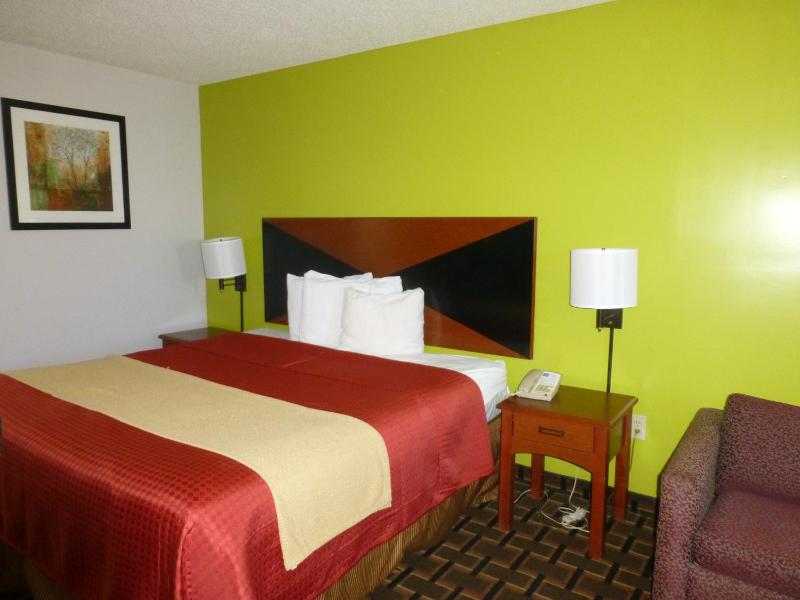 King Suite with Sofa Bed image 4
