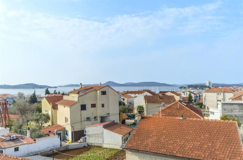 One-Bedroom Apartment image 2