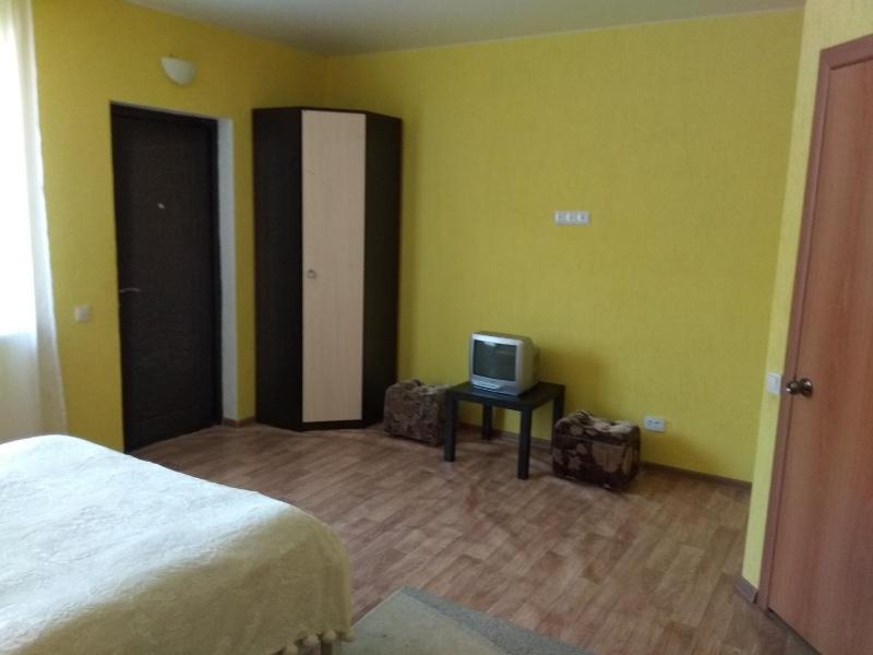 Standard Family Room image 3