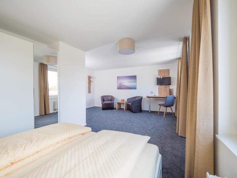 Superior Double Room image 1