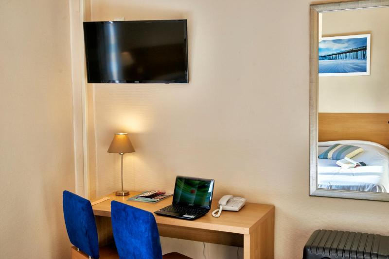 Double Room image 4