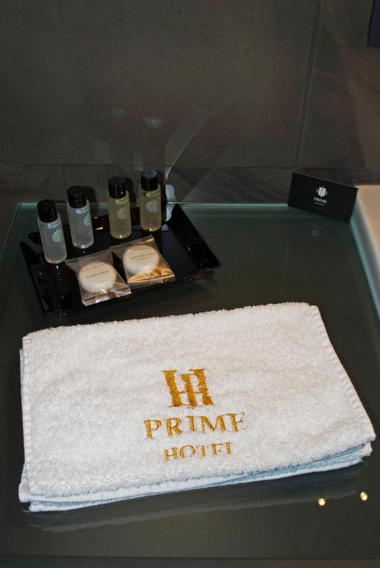 Deluxe Double Room with Balcony image 2