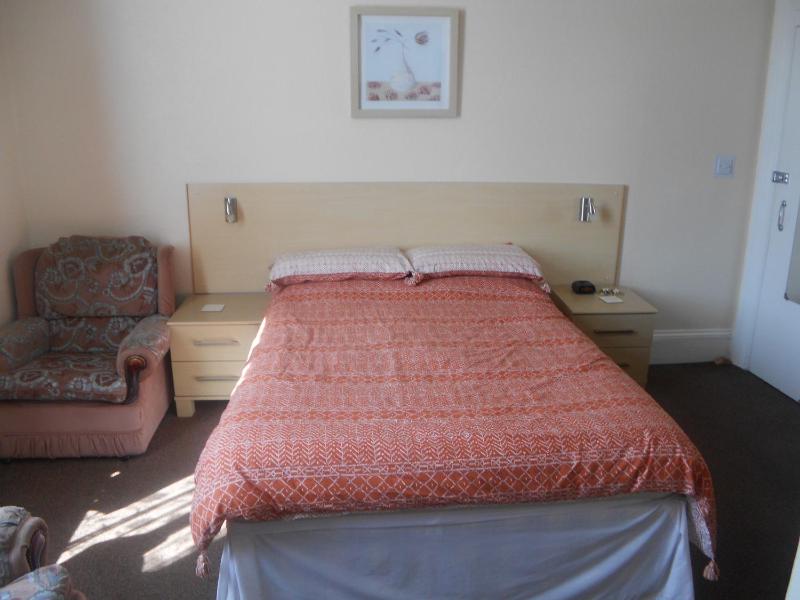 Standard Quadruple Room image 4