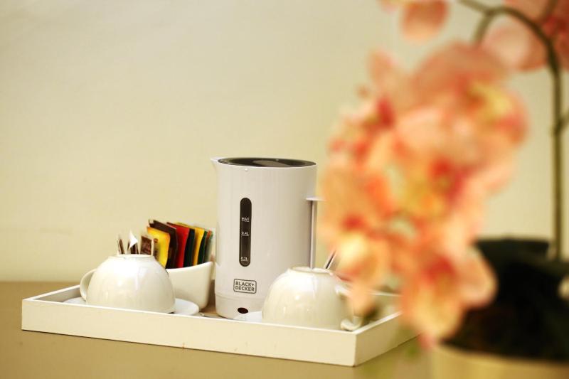 Deluxe Double Room with Balcony image 2