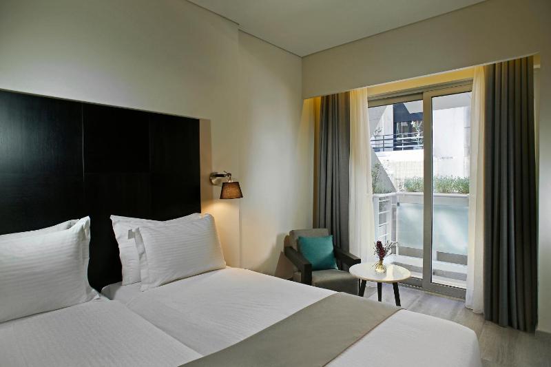 Double or Twin Room with Balcony image 4
