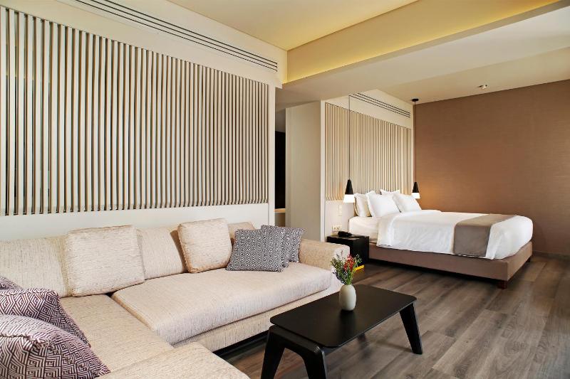 Suite with Balcony image 2