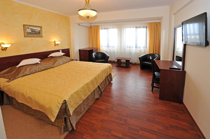 Standard Double Room image 2