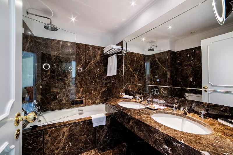 Premium Room image 3