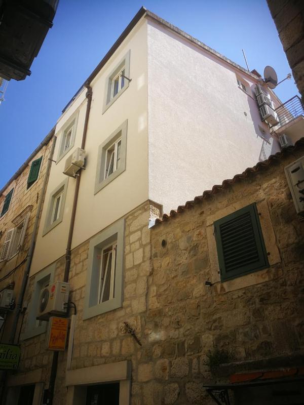 Palladium City Center Apartments - image 15