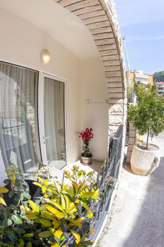 Deluxe Double Room image 3