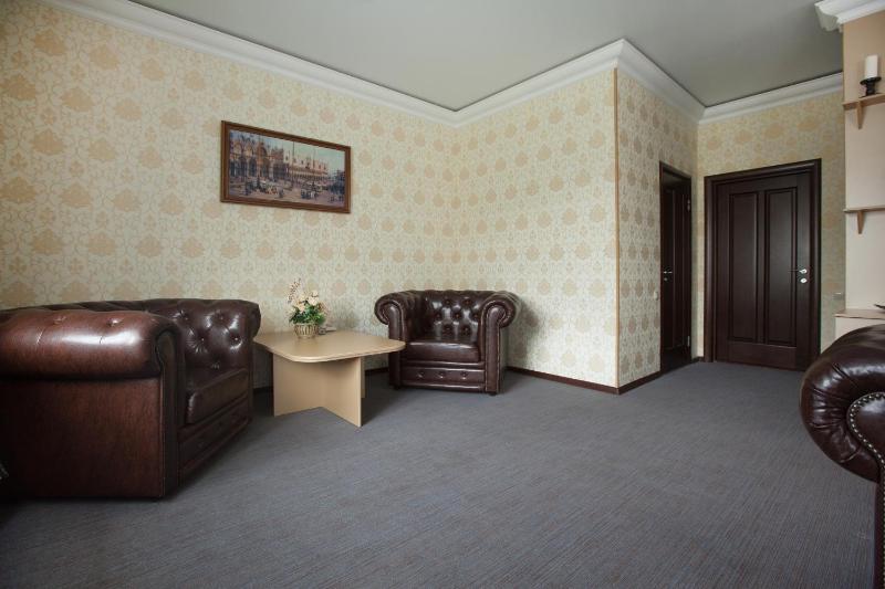 Classic Suite image 4