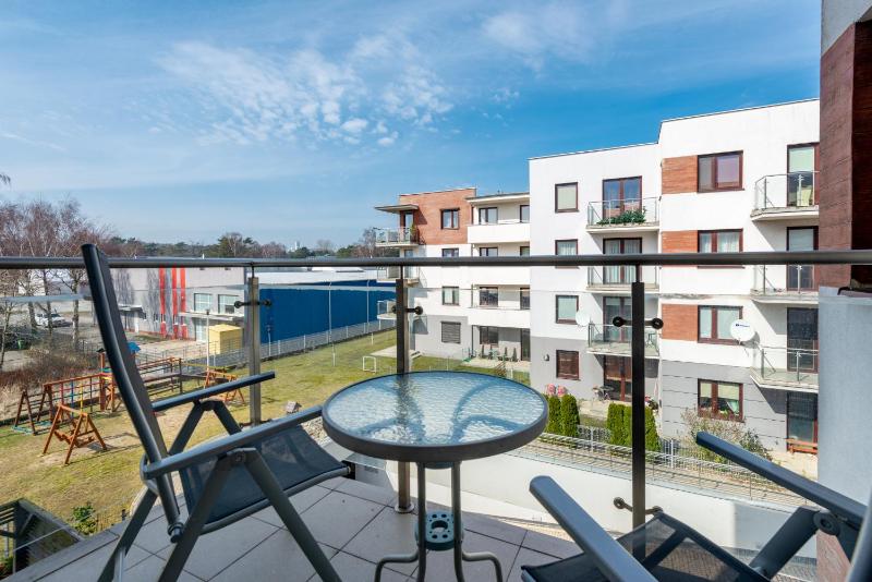 Two-Bedroom Apartment with Balcony - 1 Siedleckiego Street (Parking) image 3
