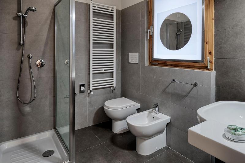 One-Bedroom Apartment image 2