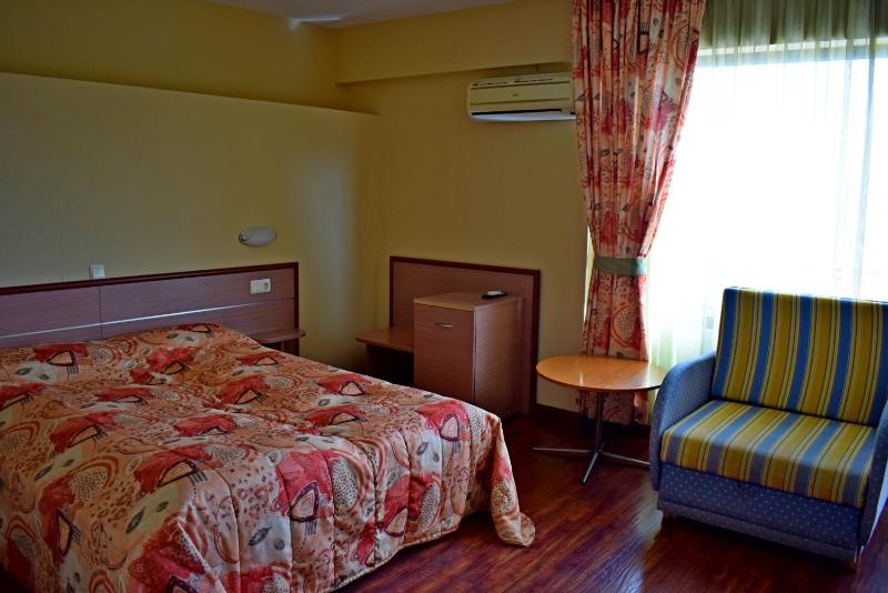 Twin Room with Balcony image 1