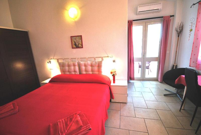 One-Bedroom Apartment (3 Adults) image 3