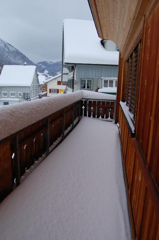 Family Room (6 Adults) image 4