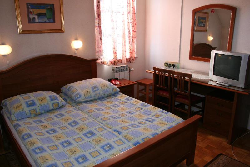 Triple Room image 4