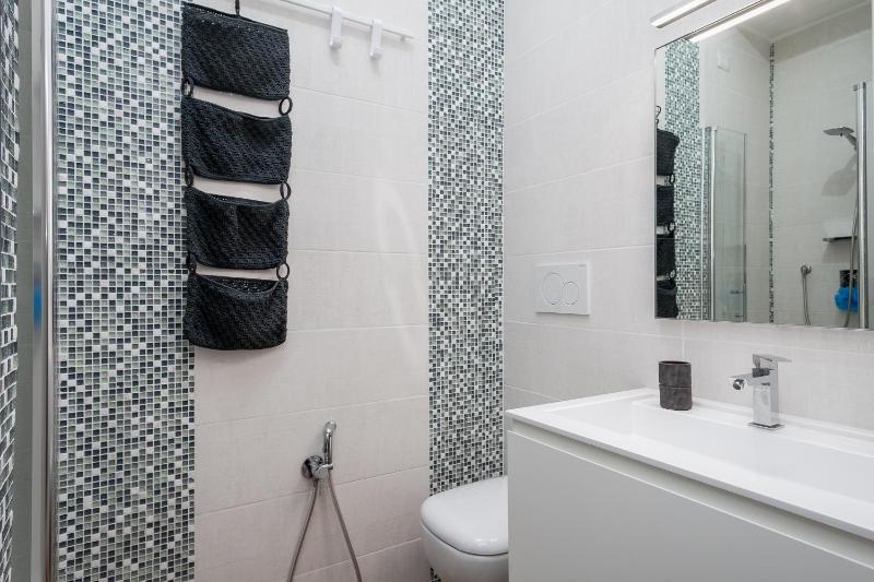 Studio Apartment image 3