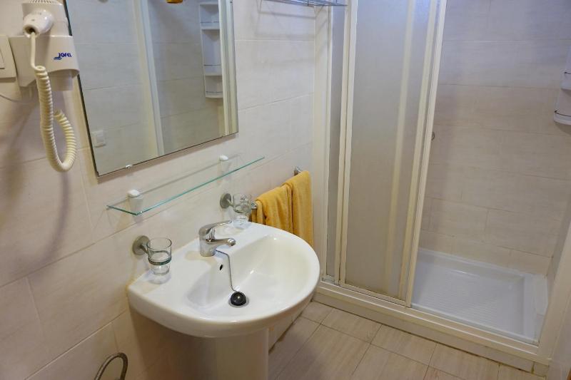Apartamentos Ecuador - image 13