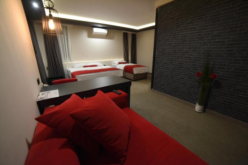 Family Room image 3