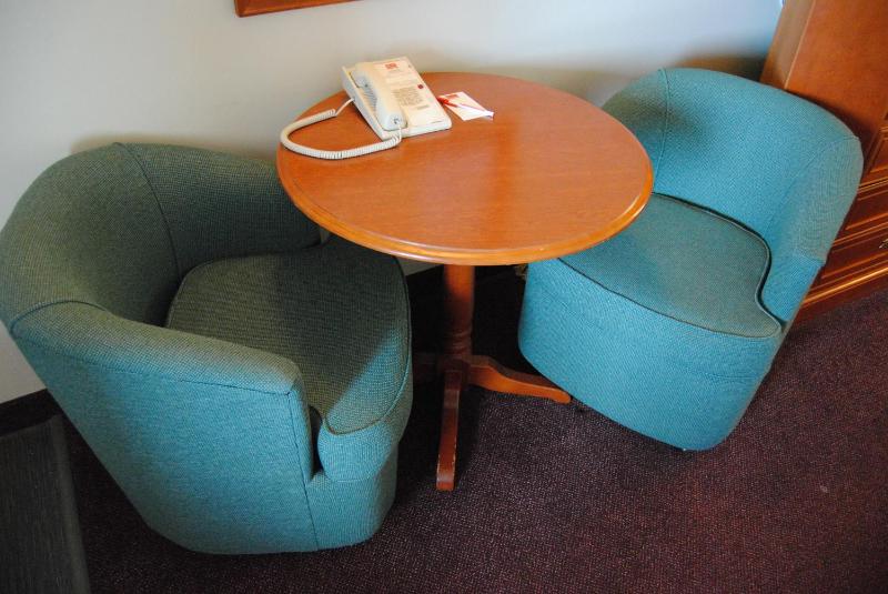 Economy Inn - image 18