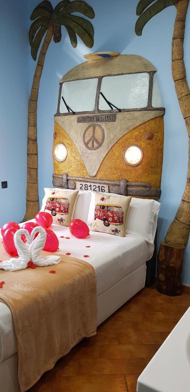 Deluxe Double Room with Bath image 4