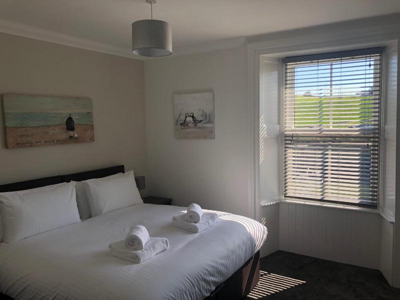 Double or Twin Room with Harbour View image 1