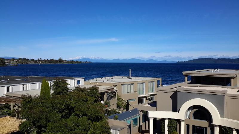 The Cove- On The Lake - image 7