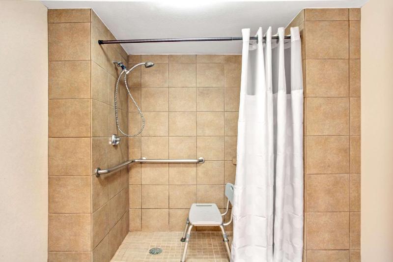 King Room - Disability Access/Non Smoking  image 2