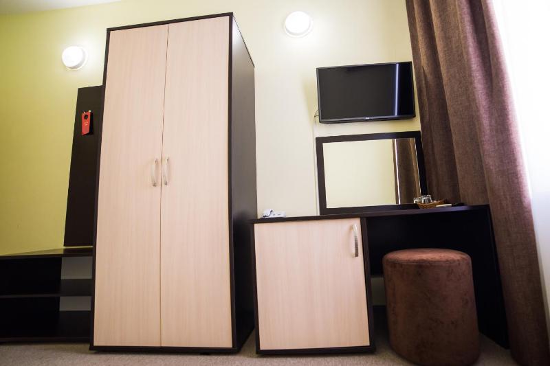 Standard Single Room image 3