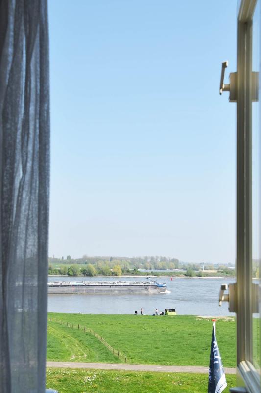 Twin Room with River View image 3