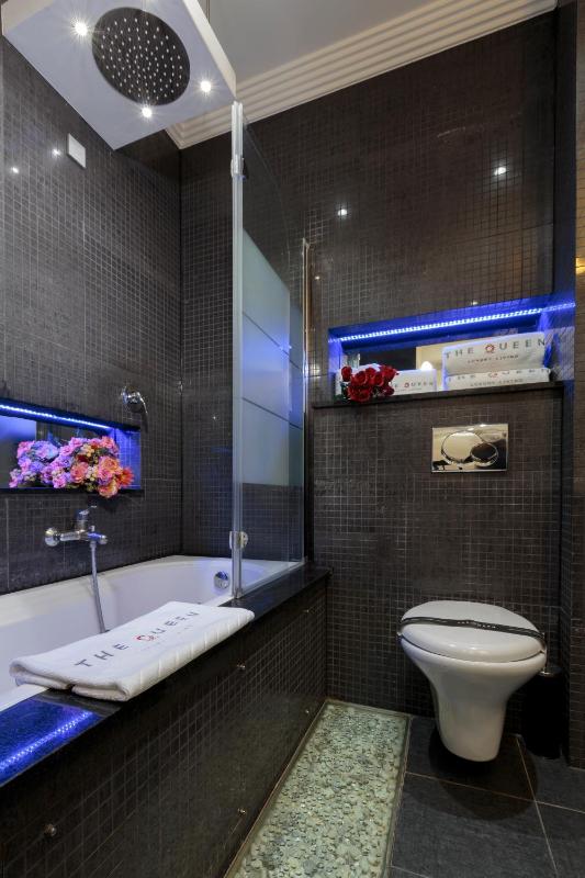 Two-Bedroom Apartment with Balcony image 4