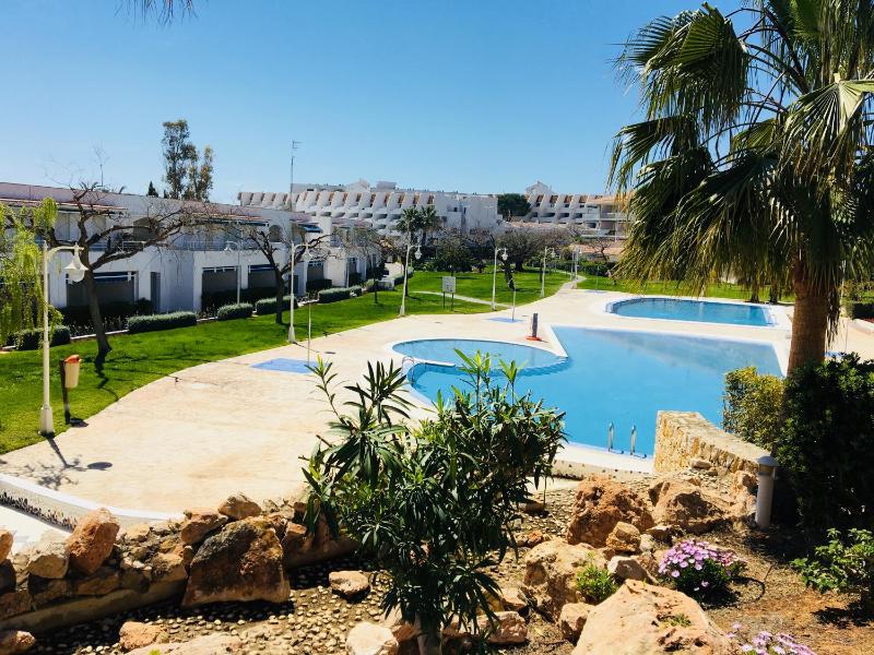 Apartamentos Jardines del Puerto Altamar - image 22