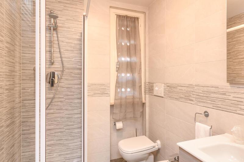 Holiday Sirmione Apartments - image 28