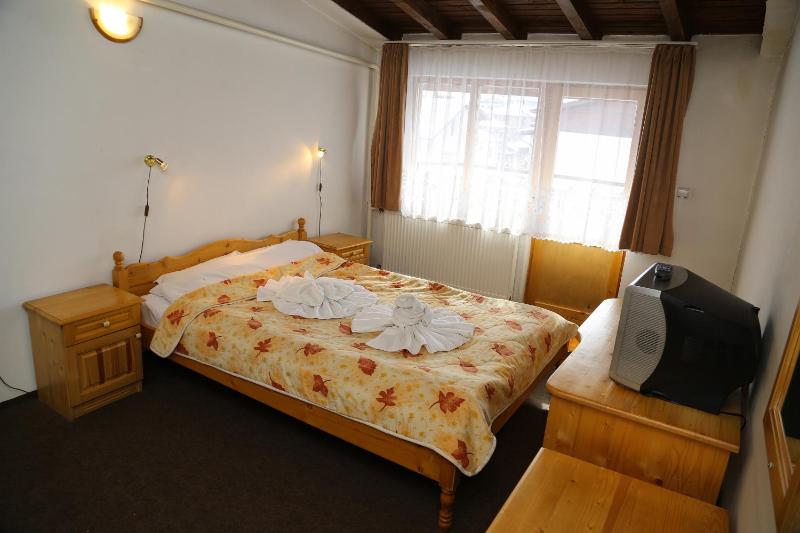 Double or Twin Room image 4
