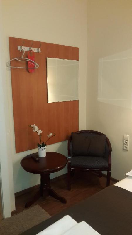 Double Room image 2