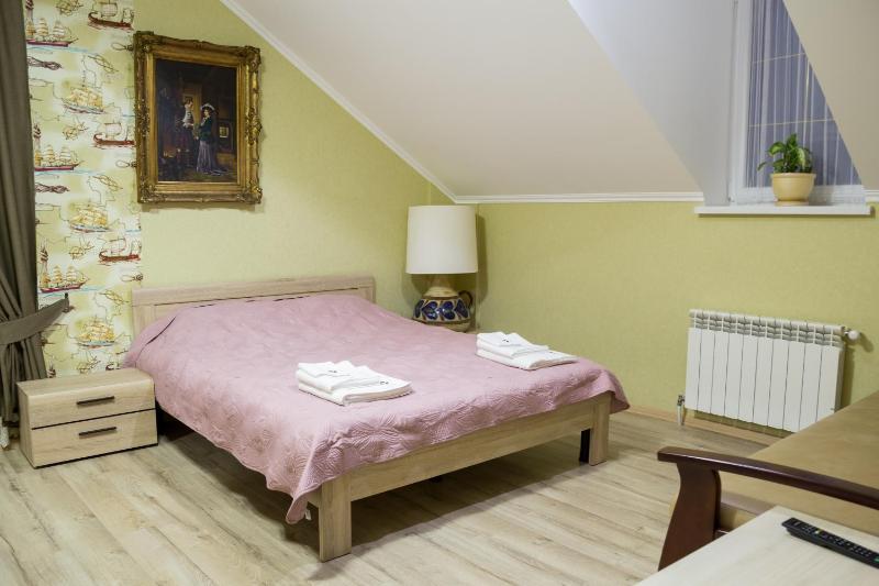 Economy Quadruple Room with Shared Bathroom image 1