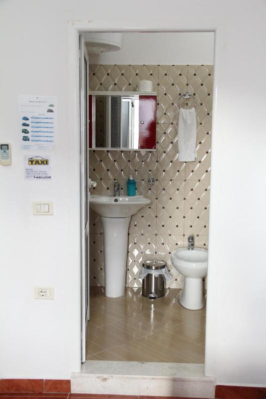 Classic Double Room image 2