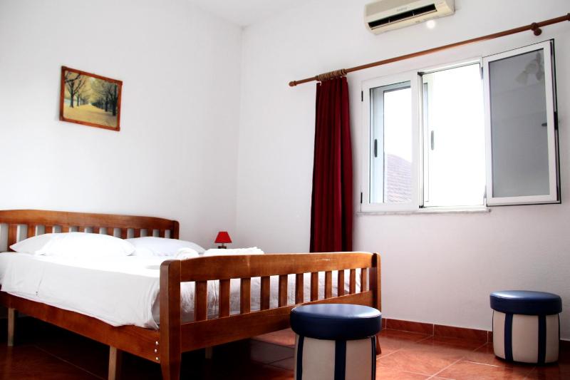Classic Double Room image 4